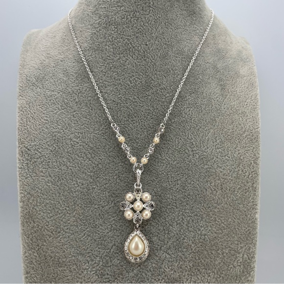 Vintage Crown Trifari Elegant Silver and Cream Faux Pearl Rhinestone Necklace